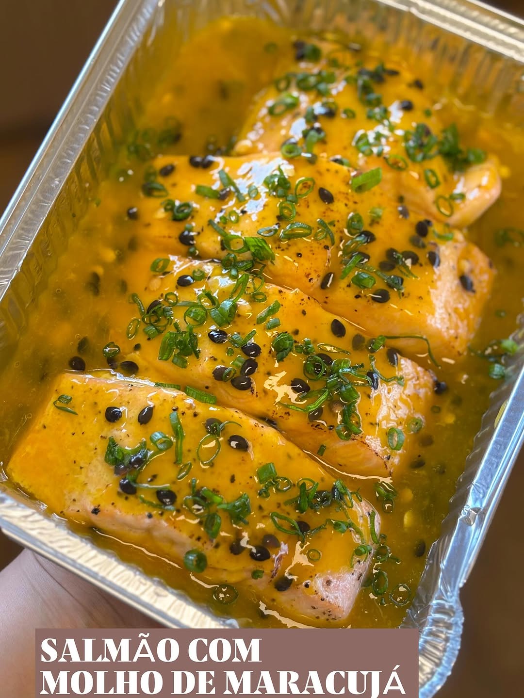 Salmão ao molho de maracujá